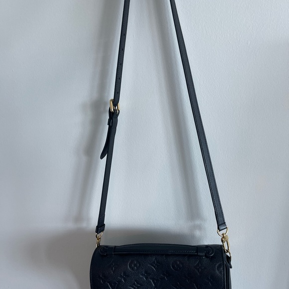 Louis Vuitton Pochette Métis handbag. - Picture 4 of 4